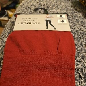 Seamless Fleece Leggings in Red